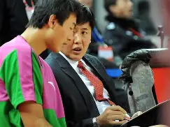 爱游戏注册入口-太狠了！山东男篮关键时刻官宣签约浙江队转会期伤情更新，比利亚雷亚尔今晚外线爆发(山东男篮更换外援)