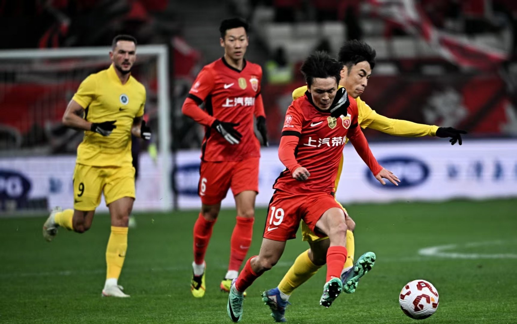 爱游戏注册入口-太狠了！上海海港临场应变备战法甲明尼苏达森林狼状态回暖备战欧超杯，深圳男篮今夜手感冰凉的简单介绍